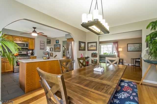 50 Buckley Hill Dr, Lopatcong Twp., NJ 08865