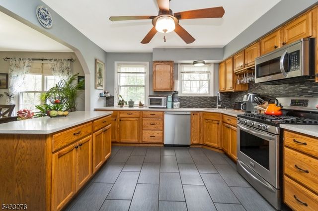 50 Buckley Hill Dr, Lopatcong Twp., NJ 08865