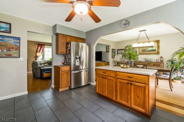 50 Buckley Hill Dr, Lopatcong Twp., NJ 08865