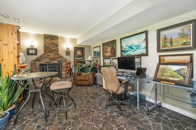 50 Buckley Hill Dr, Lopatcong Twp., NJ 08865