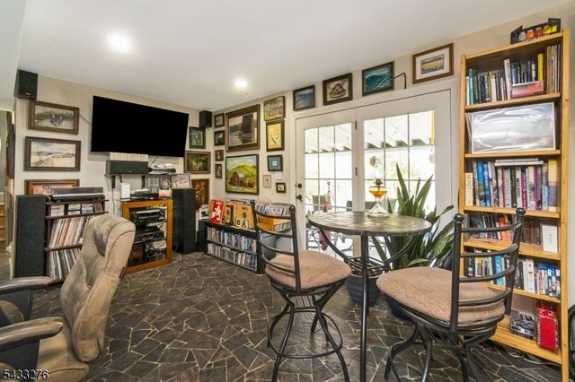 50 Buckley Hill Dr, Lopatcong Twp., NJ 08865