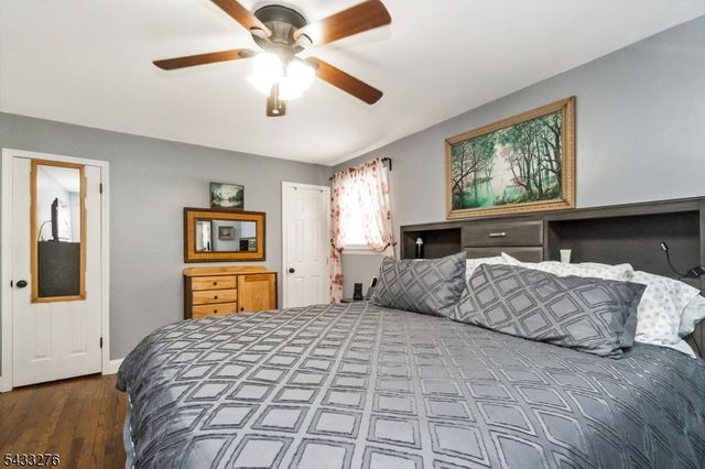 50 Buckley Hill Dr, Lopatcong Twp., NJ 08865