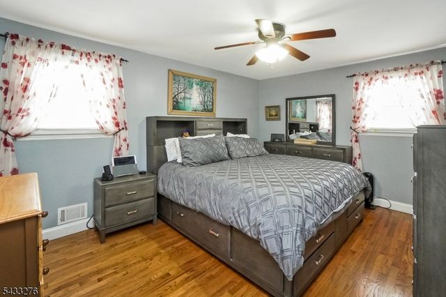 50 Buckley Hill Dr, Lopatcong Twp., NJ 08865