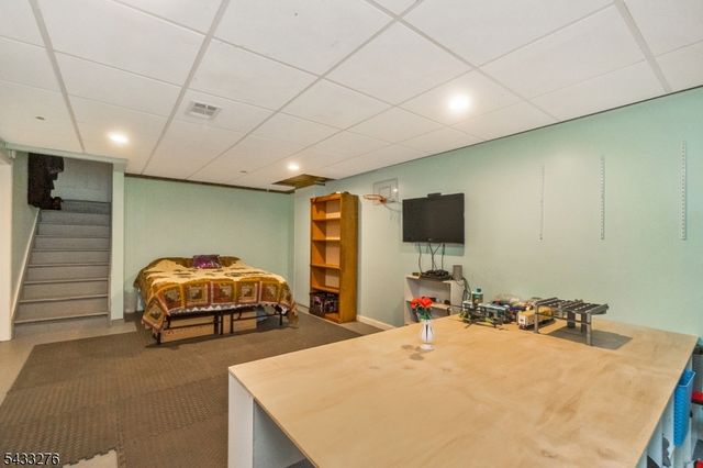 50 Buckley Hill Dr, Lopatcong Twp., NJ 08865