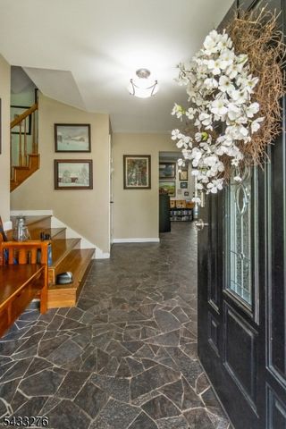 50 Buckley Hill Dr, Lopatcong Twp., NJ 08865