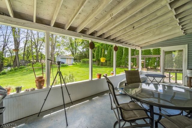 50 Buckley Hill Dr, Lopatcong Twp., NJ 08865
