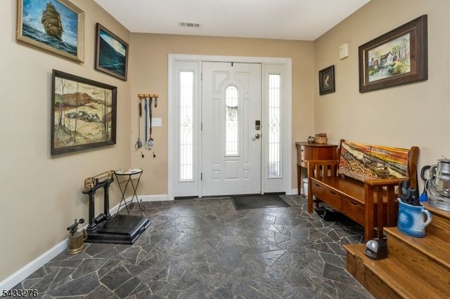 50 Buckley Hill Dr, Lopatcong Twp., NJ 08865