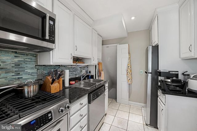 808 OLMSTEAD RD, Baltimore, MD 21208