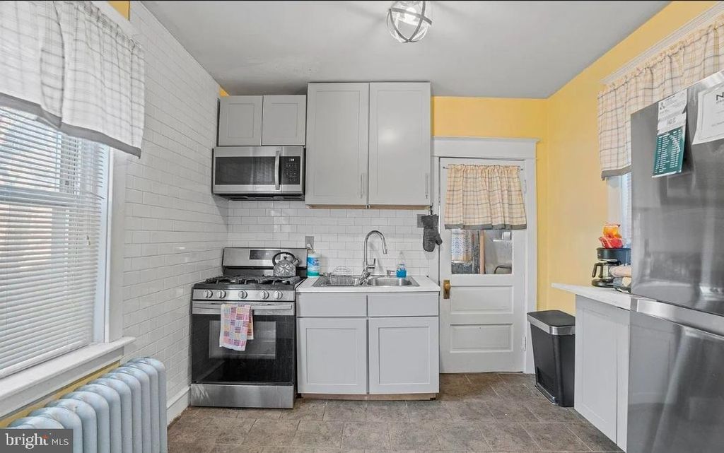 Image 15 of property listing at 85 BRIDGE ST, Drexel Hill, PA 19026