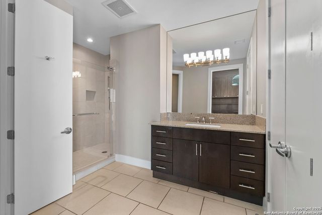610 E Market St Unit 2508, San Antonio, TX 78205