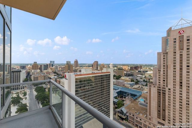 610 E Market St Unit 2508, San Antonio, TX 78205