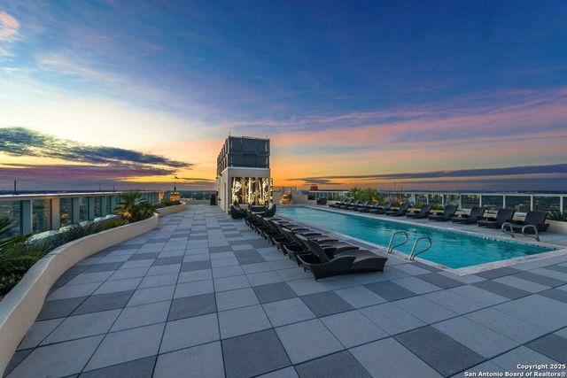 610 E Market St Unit 2508, San Antonio, TX 78205
