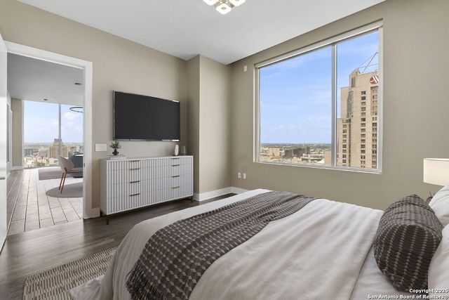 610 E Market St Unit 2508, San Antonio, TX 78205