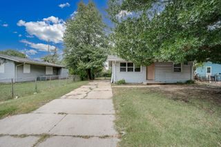 1714 E Idlewild Dr, Wichita, KS 67216