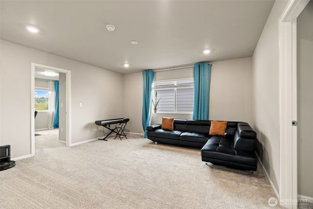 1304 32nd Street NW, Puyallup, WA 98371