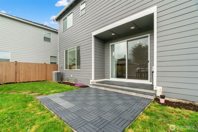 1304 32nd Street NW, Puyallup, WA 98371