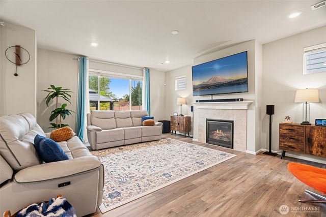 1304 32nd Street NW, Puyallup, WA 98371