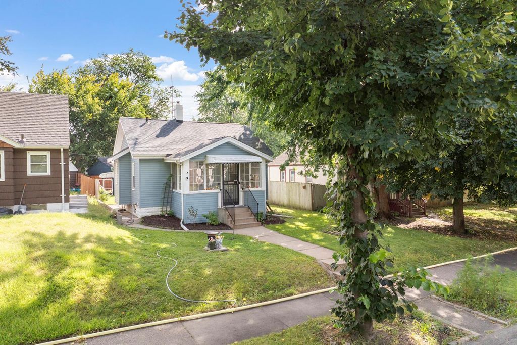 3428 Queen Avenue N, Minneapolis, MN 55412