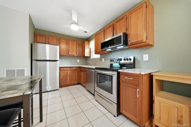30 Jefferson, Yaphank, NY 11980
