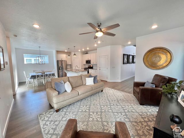 10052 N MARIGOLD LN, Cedar Hills, UT 84062