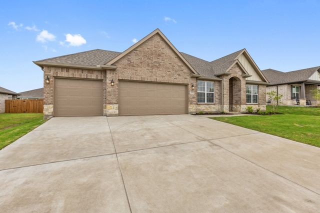 215 Briarwood Drive, Nevada, TX 75173