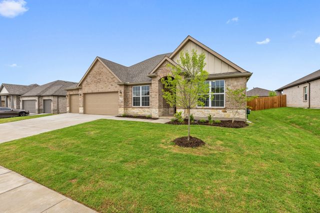 215 Briarwood Drive, Nevada, TX 75173