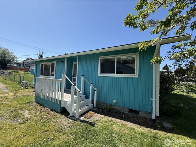 910 W 16th Street, Port Angeles, WA 98363