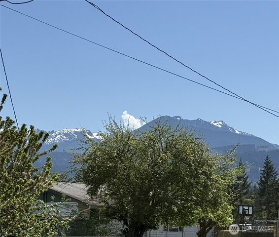 910 W 16th Street, Port Angeles, WA 98363