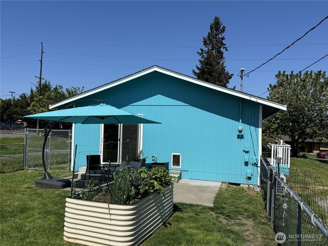 910 W 16th Street, Port Angeles, WA 98363