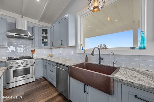 1207 S Topsail Drive, Surf City, NC 28445