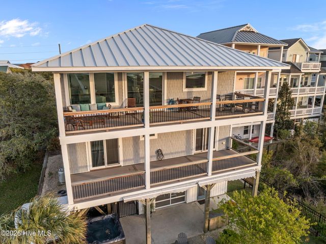 1207 S Topsail Drive, Surf City, NC 28445