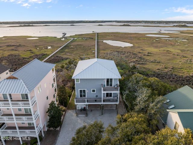 1207 S Topsail Drive, Surf City, NC 28445