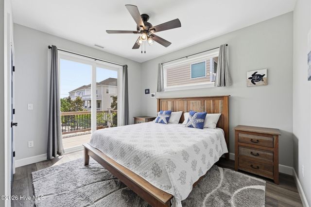 1207 S Topsail Drive, Surf City, NC 28445