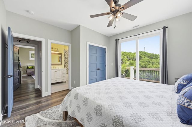 1207 S Topsail Drive, Surf City, NC 28445