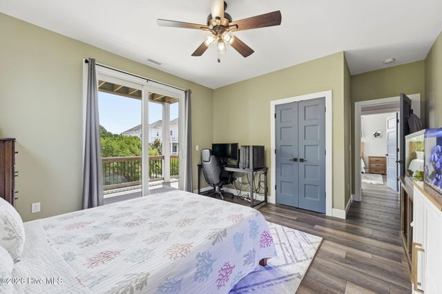 1207 S Topsail Drive, Surf City, NC 28445