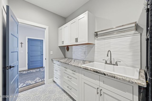 1207 S Topsail Drive, Surf City, NC 28445