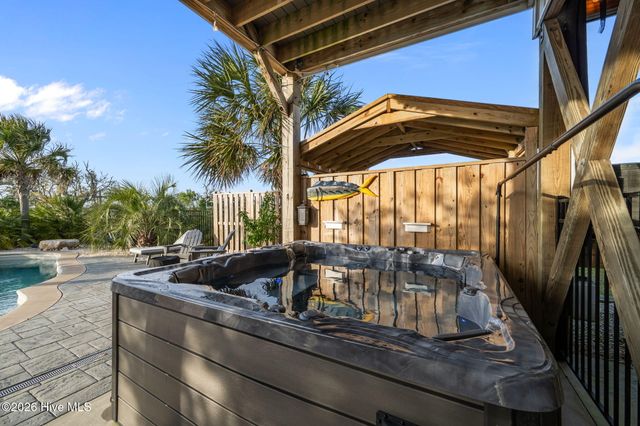 1207 S Topsail Drive, Surf City, NC 28445