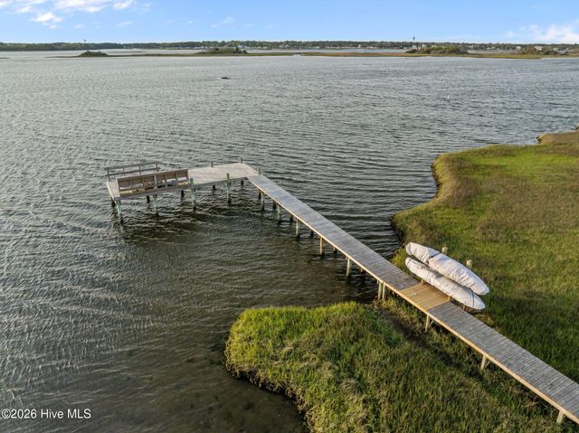 1207 S Topsail Drive, Surf City, NC 28445