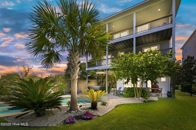 1207 S Topsail Drive, Surf City, NC 28445