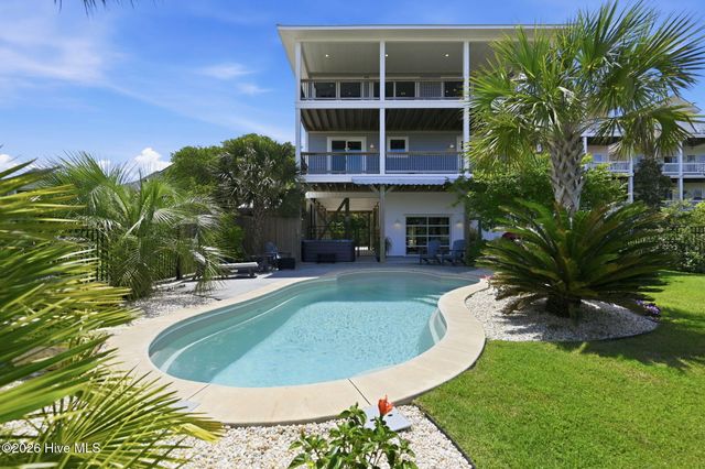 1207 S Topsail Drive, Surf City, NC 28445