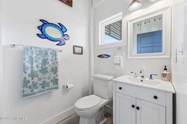 1207 S Topsail Drive, Surf City, NC 28445