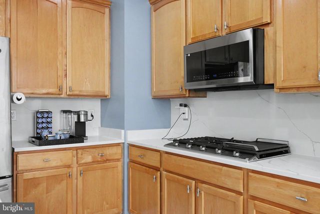 21122 ANGELA SQ, Sterling, VA 20166