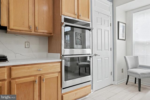 21122 ANGELA SQ, Sterling, VA 20166