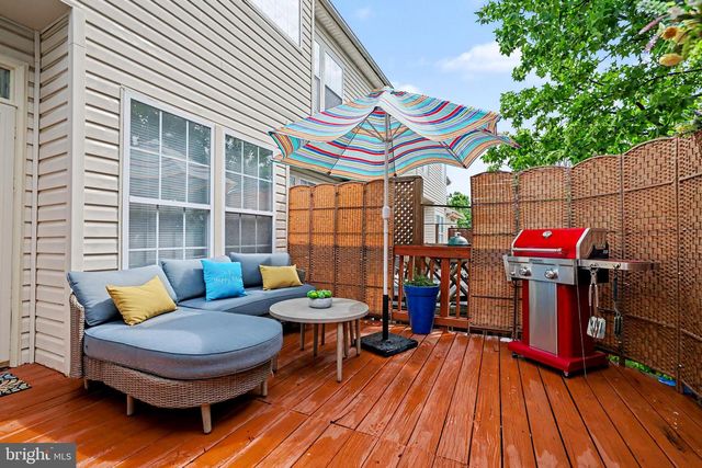 21122 ANGELA SQ, Sterling, VA 20166