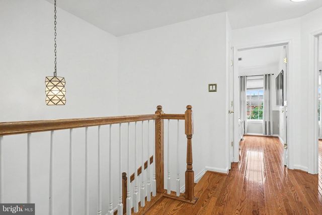 21122 ANGELA SQ, Sterling, VA 20166