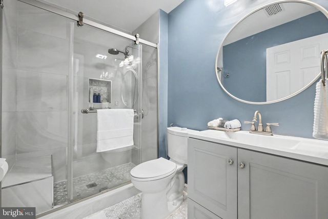 21122 ANGELA SQ, Sterling, VA 20166