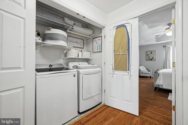 21122 ANGELA SQ, Sterling, VA 20166