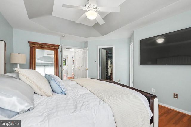 21122 ANGELA SQ, Sterling, VA 20166