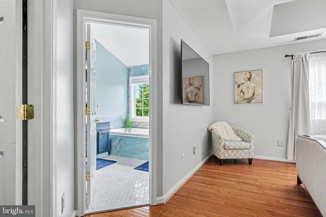 21122 ANGELA SQ, Sterling, VA 20166