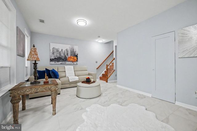 21122 ANGELA SQ, Sterling, VA 20166